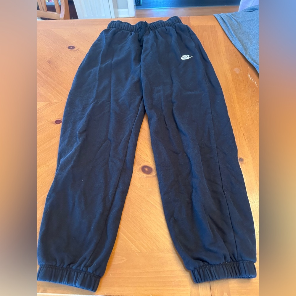 Black Nike sweatpants